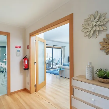 Appartement Privilege Les Mouettes With Rooftop Pool, Village Marina - Olhão