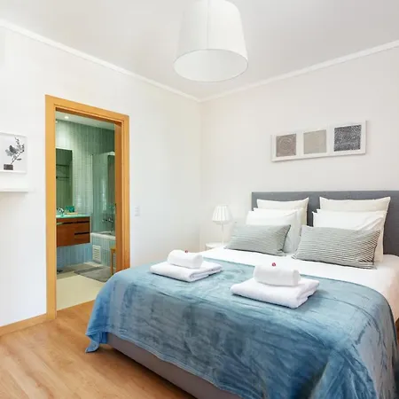 Privilege Les Mouettes With Rooftop Pool, Village Marina - Olhao